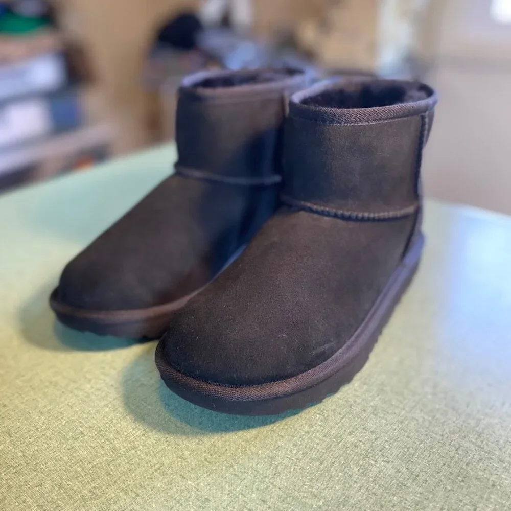 UGG Classic Mini II Genuine Shearling Lined Boot, Women's Size 5, New W/O Box